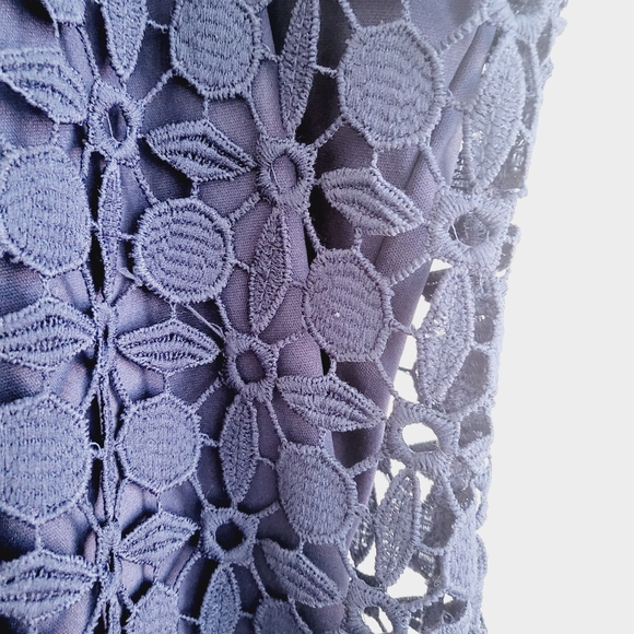 Monteau lace crochet navy halter dress size medium.  Lined underneath. - Picture 9 of 9